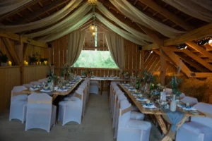 Heuboden Tafel Hochzeit